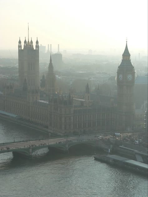 Foggy London Aesthetic, London Fog Aesthetic, London Boy Aesthetic, Gloomy London, London Aesthetic Vintage, Foggy London, England Aesthetic, London Boy, London Dreams