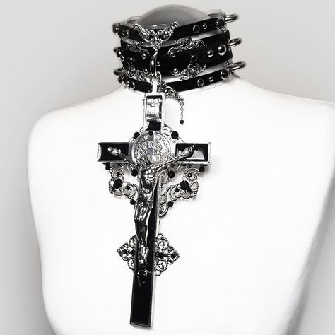 Gothic Cross Necklace, Gothic Cross Chain Jewelry, Cross Jewelry Goth, Gothic Cross Metal Jewelry, Cross Choker Gothic, Trad Goth Outfits, Goth Choker, Gothic Chokers, Our Lady Of Sorrows