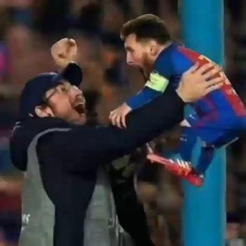 Funny Football Pictures, Messi Funny, Football Funny Moments, Funny Football Videos, Cri Cri, Soccer Memes, Soccer Funny, Football Memes, Football Funny