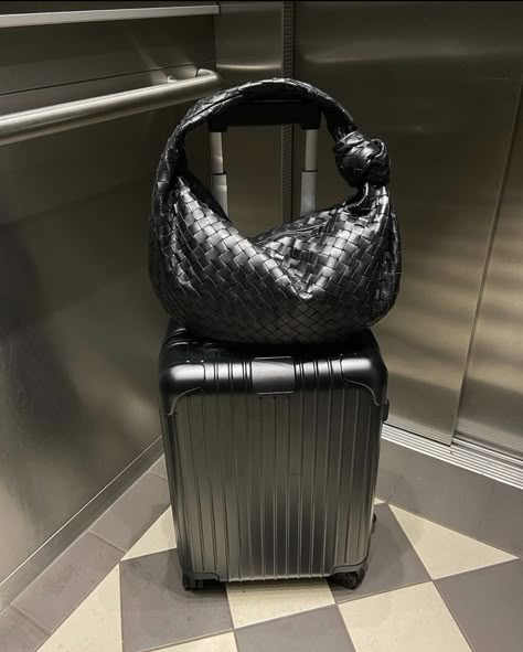 Luggage Aesthetic Vintage, Rimowa Luggage Black, Black Rimowa Luggage, Black Luggage Aesthetic, Rimowa Suitcase Aesthetic, Black Suitcase Aesthetic, Suitcases Aesthetic, Rimowa Luggage Aesthetic, Packing Suitcase Aesthetic