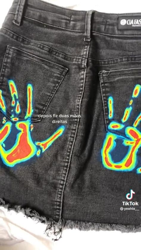 Design For Jeans Paint, Writing On Tshirt, Acrylic Jeans Painting, How To Paint Jeans With Acrylic, Painting My Jeans, Paint On White Jeans, Acrylic Painting On Jeans, Paint On Jeans Diy, Diy Paint On Clothes