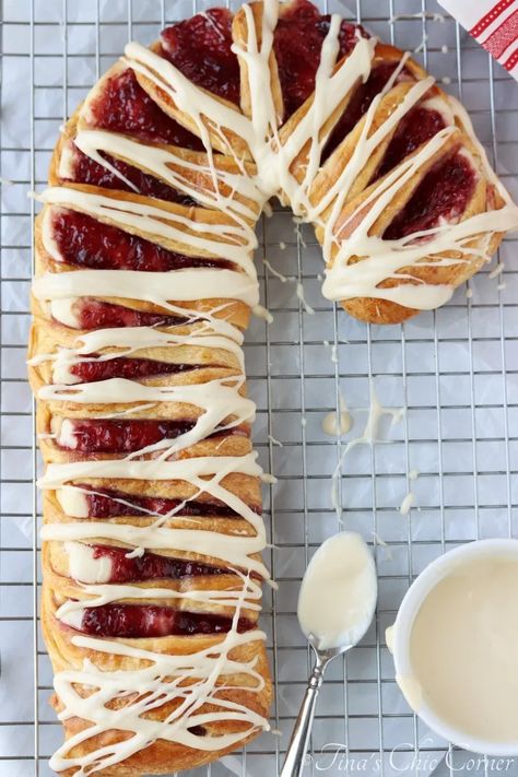 Raspberry Candy Cane Danish, Raspberry Cream Cheese Candy Cane, Candy Cane Danish Recipe, Candy Cane Shaped Pastry, Candy Cane Danish, Kringle Recipe, Cheese Danish Recipe, Christmas Baking Recipes, Raspberry Preserves