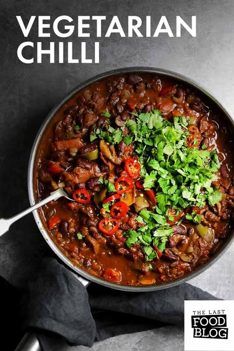 Chilli Recipe Vegetarian, Souvlaki Chicken, Easy Vegetarian Chili, Easy Vegetarian Chili Recipe, Chili Vegetarian, Vegetarian Chili Crock Pot, Vegetarian Chilli, Chili Recipe Stovetop, Stovetop Chili