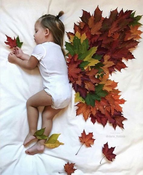 Fall Photoshoot Ideas For Kids, Photoshoot Ideas For Kids, Autumn Angel, Fall Photo Props, Fall Photoshoot Ideas, Outdoor Family Photoshoot, Baby Announcement Pictures, Monthly Baby Pictures, Fall Birthday Parties