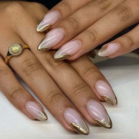 this chrome>>> ⚜️🔱✨ • • polygel from @bornprettyofficial • • #nails #boltonnailtech #caledon #lanadelrey #nailart #naildesign #summernails #bramptonnailtech #caledonnailtech #nailsoftheday #polygelnails #gtanailtech #polygel #polygelnailtech Polygel Nails Design Almond, Chrome Polygel Nails, Stilleto Polygel Nails, Brown Polygel Nails, Polygel Rings, Polygel Nails, Nail Tech, Simple Nails, Summer Nails