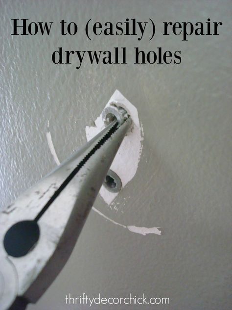 How to easily repair holes made from anchors in drywall. Repair Drywall Hole, Do It Yourself Decoration, Film Decor, Patch Hole, Thrifty Decor Chick, Drywall Repair, Home Fix, Diy Home Repair, Nail Holes