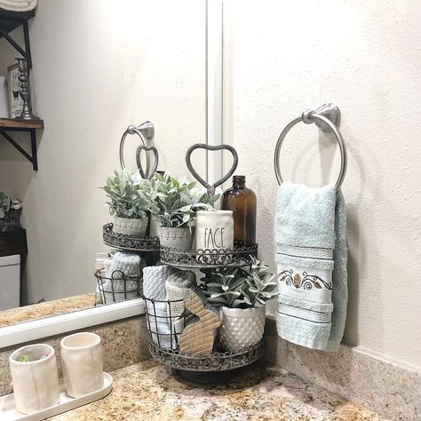 Yesenia 🌿 posted on Instagram: “Kitchen, floors, and at least one of the bathrooms is cleaned 🙌🏼 I have one more to do, but I think…” • See 1,024 photos and videos on their profile. Bathroom Tray Decor Ideas, Bathroom Tiered Tray Decor, Bathroom Tiered Tray, Decorate A Bathroom, Bathroom Tray Decor, Small Vases With Flowers, Counter Decor Ideas, Bathroom Counter Decor Ideas, Tray Decor Ideas