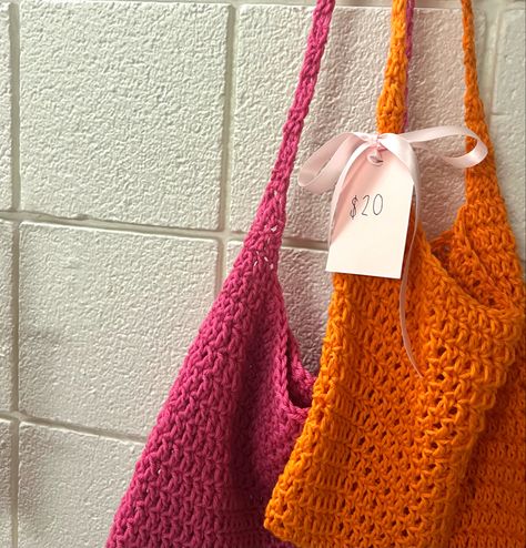 Summer Fair Trade Crochet Bag For Market, Cute Farmers Market Booth, Crochet Farmers Market Booth, Crochet Farmers Market, Cute Farmers Market, Eco-friendly Fair Trade Crochet Bag For Market, Eco-friendly Crochet Shoulder Bag For Market, Crochet Booth, Bazar Ideas