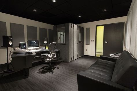 Studio Music Room, Studio Room Design, Music Studio Decor, Home Recording Studio Setup, Recording Studio Setup, Dj Room, Workspace Studio, Home Studio Ideas, Home Music Rooms