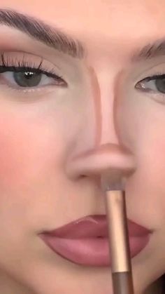 Makeup Looks Nose Contour, Nose Make Up Tutorial, Contour Makeup For Nose, How To Contour With Eyeshadow, Couture Makeup Looks, Nose Contouring Button, How To Blend Nose Contour, Nose Contour Hack, Nose Tutorial Makeup