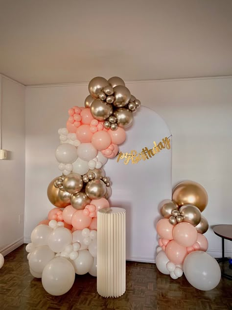 Beautiful balloon garland blush pink peach pink champagne colours, white champagne pink balloon arch, birthday backdrop, girl’s birthday balloon decorations Balloon Backdrop Ideas Birthday, Birthday Ring Decorations, Balloon Ring Decoration Ideas, Coral Balloon Arch, Birthday Balloon Display, Peach Balloon Arch, Peach Backdrop, 70th Birthday Backdrop Ideas, Peach Balloon Garland