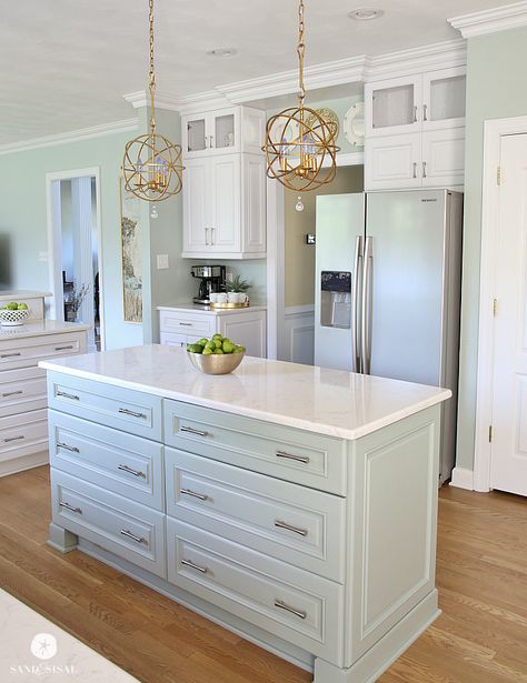 Coastal Kitchen Island, Narrow Family Room, Coastal Kitchen Design, White Kitchen Island, Beach House Kitchens, Beach Kitchens, Kitchen Wall Colors, Oyster Bay, Cottage Ideas