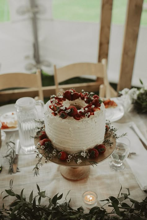 Strawberry Short Wedding Cake, Wedding Cake Strawberry Shortcake, Wedding Strawberry Shortcake, Fresh Fruit Wedding Cake, Chocolate Strawberry Wedding Cake, Strawberry Grooms Cake, Strawberry Shortcake Wedding Cake, Strawberry Shortcake Wedding, Cherry Wedding Cake