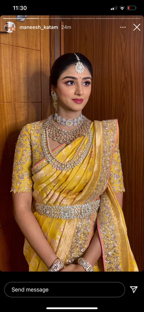 Gold Blouse Designs, South Indian Wedding Saree, Bridal Sarees South Indian, Indian Bridal Sarees, Traditional Blouse Designs, Wedding Saree Collection, Wedding Blouse Designs, Half Saree Designs, Bridal Dress Fashion