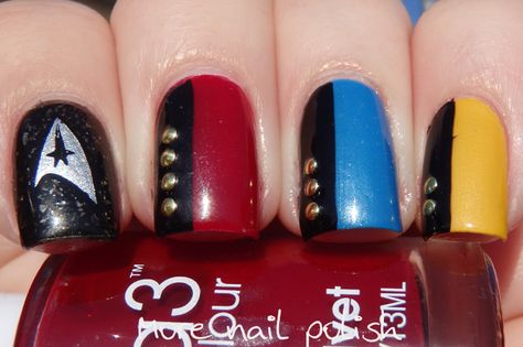 40 Great Nail Art Ideas - Geeks - Star Trek nails Star Trek Nails Design, Transformers Nail Art, Geeky Nail Art, Star Trek Nail Art, Mens Nails Ideas, Fandom Nail Art, Fallout Nail Art, Nerdy Nail Designs, Cop Nails