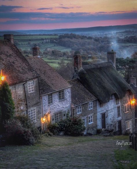 Welsh Cottage, Welsh Countryside, England Countryside, Cottage Aesthetic, English Village, Countryside House, England And Scotland, Beautiful Villages, English Cottage