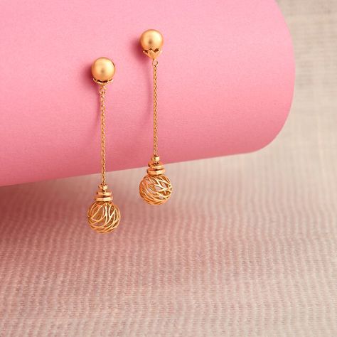 The beauty of gold hanging earrings is unmatched, and we have a fantastic selection of earrings in trendy, lightweight and contemporary designs. Daily Gold Earrings, Gold Earrings Models Daily Wear, Earings Design Gold Daily, Simple Gold Earrings For Women, Gold Ear Rings Designs Daily Wear, Earrings Gold Indian Weddings, Earings Design Gold New Model Daily Wear, Simple Gold Earrings For Daily Use, Gold Earring Design For Women