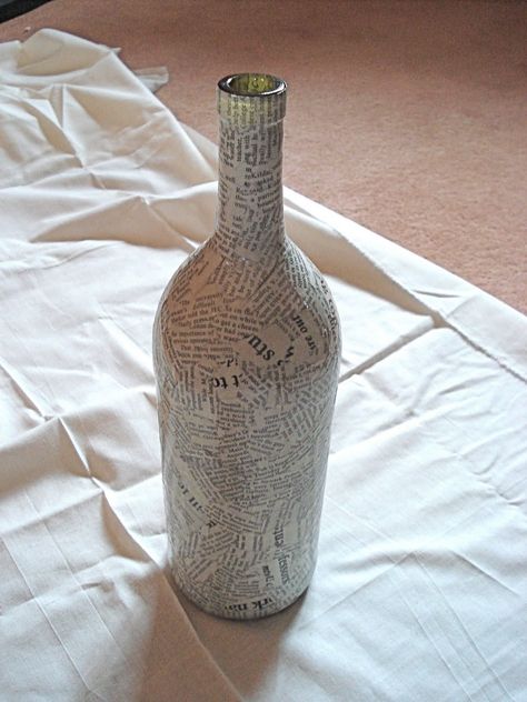 Decoupage wine bottle- We used to do this with masking tape and then stain it.  Love it!  great memories! Paper Mache Wine Bottles, Neat Crafts, Wine Crafts, Jar Projects, Glasses Ideas, Decorated Bottles, Antique Booth, Wine Craft, Wine Bottle Art