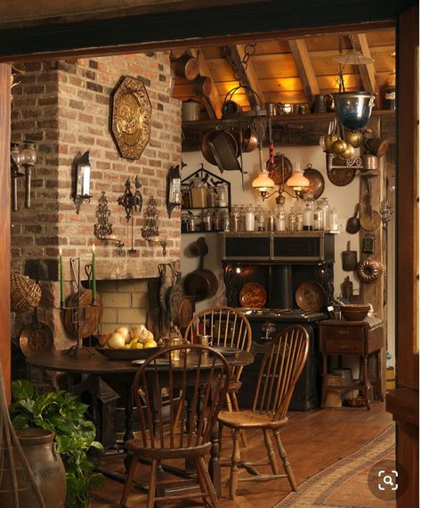 Primitive Homes, Casa Country, Rustic Kitchen Design, Kitchen And Dining Room, Primitive Kitchen, Dream House Decor, Primitive Decorating, Rustic Kitchen, Dream Home Design