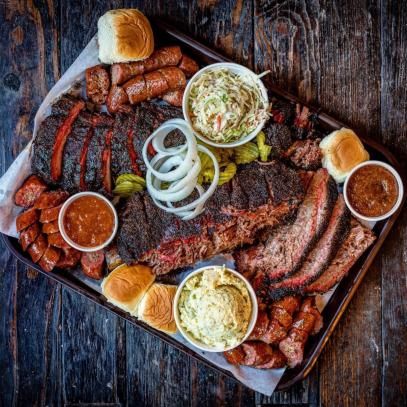 Bbq Platter, Bbq Tray, Sides Recipes, Texas Bbq, Bbq Sides, Barbecue Restaurant, Bbq Restaurant, Best Bbq, Barbecue Recipes