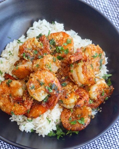 Hawaiian Garlic Shrimp, Shake Recipes Healthy, Berbuka Puasa, Shrimp Recipes For Dinner, Makanan Diet, Shrimp Dishes, Garlic Shrimp, Health Dinner Recipes, Idee Pasto Sano