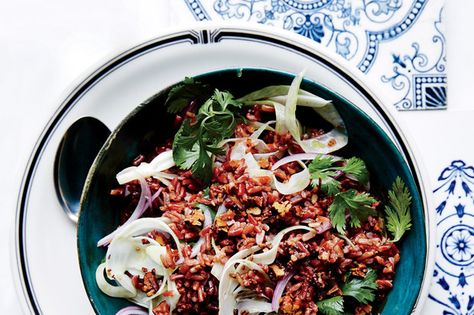 Red Rice Salad with Pecans, Fennel, and Herbs / Peden & Munk Red Rice Salad, Salad With Pecans, Fennel Recipes, Fennel Salad, Vegetarian Salads, Herb Recipes, Winter Salad, Red Rice, Rice Salad