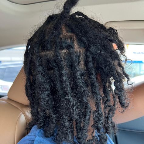 I am 5 months loc’d. 5 Months Locs, 5 Month Loc Journey, Thick Starter Locs, Natural Loc Hairstyles, Locs On Black Women, Real Locs, Comb Coils, Locs Inspiration, Curly Locs