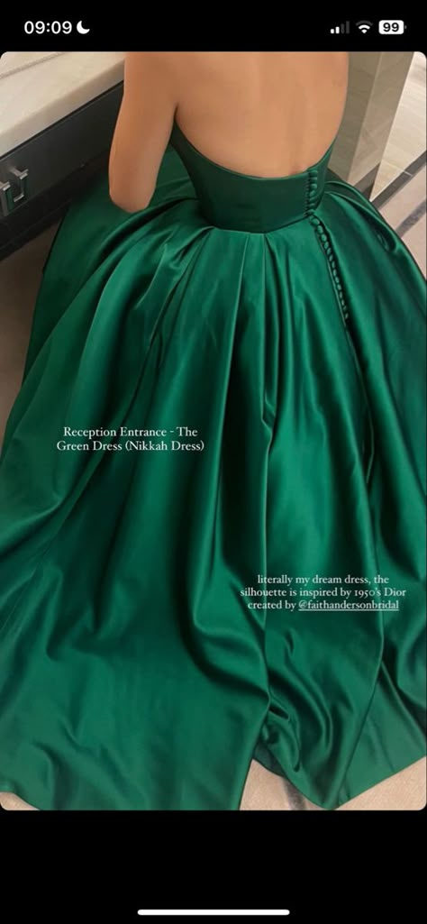 Dress Shapes Guide, Emerald Green Princess Dress, Dresses For School Dances, Green Princess Dress, Dress Sewing Ideas, Emerald Gown, Green Strapless Dress, Green Ball Gown, Dresses For School