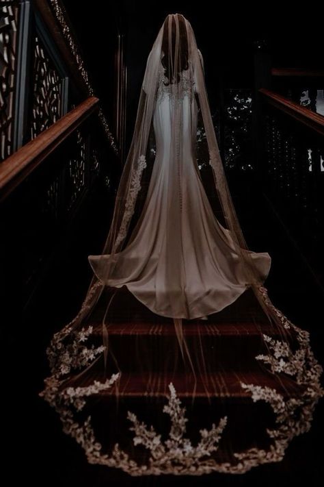 Moody Romantic Wedding Dress, Mafia Style Wedding, Mafia Wedding Dress, Mafia Wedding Aesthetic, Vamp Wedding, Dark Romance Wedding, Dark Wedding Dress, Mafia Wedding, Shrek Wedding