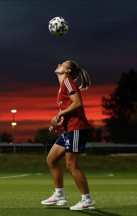 Soccer Shoot, Soccer Goals, Soccer Training Drills, Soccer Photography, Girls Football, Football Photography, Soccer Inspiration, Endurance Workout, Usa Soccer Women