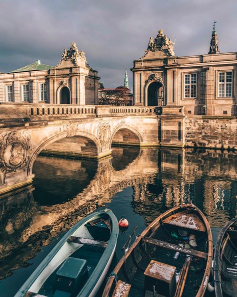 Dating all the way back to the 1740's, the Marble Bridge connects the rest of #Copenhagen with the tiny island of Slotsholmen, where Christiansborg Palace is situated. Visit Copenhagen, Christiansborg Palace, Splendor In The Grass, A Royal Affair, Tiny Island, The Way Back, The Marble, Faroe Islands, Northern Europe