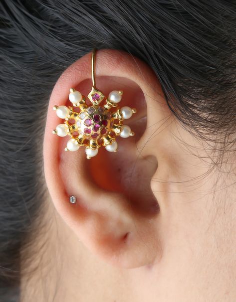 Pink Colour Moti Styled Bugadi Earring Studded With Stones Fancy Bugadi Marathi Earrings, Bugadi Earrings, Kemp Bangles, Upper Ear Earrings, Desi Jewellery, Temple Jewellery Earrings, Marathi Bride, Bridal Jewellery Inspiration, Simple Jewellery