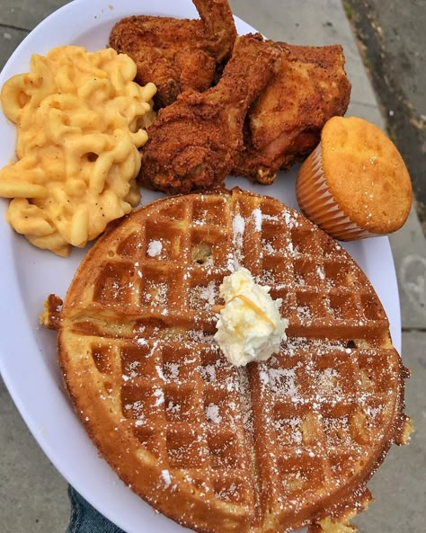 Food In La, Chicken Waffles, Amazing Chicken, Daly City, Soul Food Dinner, Junk Food Snacks, La Food, Delicacy Food, Food Babe