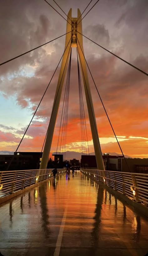 U Of Utah, Utah Sunset, University Of Utah, Orange Sky, Perfect Life, College Life, Aesthetic Photo, Golden Hour, Utah