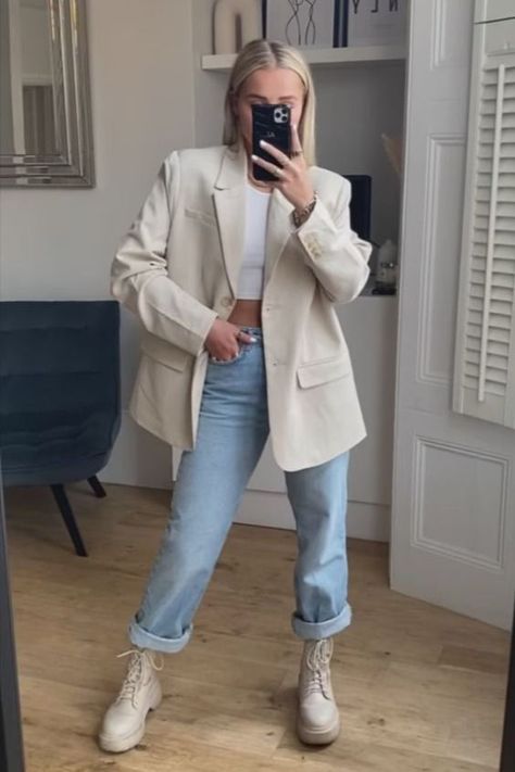 Beige Combat Boots Outfit, Beige Ankle Boots Outfit, Army Boots Outfit, Cream Boots Outfit, Cream Jacket Outfit, Chunky Boots Outfit, Beige Blazer Outfit, Beige Boots Outfit, Biker Boots Outfit