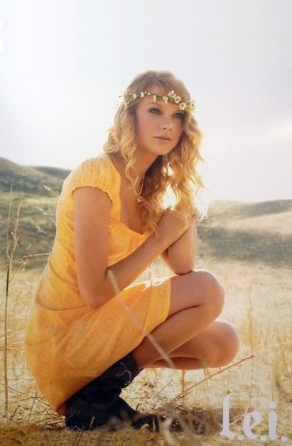 Taylor Swift - Walmart LEI clothing lines promotion. Taylor Swift Yellow, Outdoor Pics, Taylor Swift Fotos, Taylor Swif, Yellow Sundress, Taylor Swift New, Taylor Swift Web, Light Spring, Taylor Swift Wallpaper