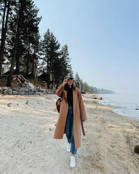 Felt Coat Outfit, Wool Trench Coat Outfit, Gf Outfits, Sneaker Outfit Fall, Coat Outfit Casual, Belted Wool Coat, Trench Coat Outfit, Coat Outfit, Wool Trench Coat