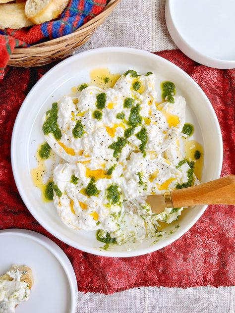 Whipped Burrata Dip, Baked Burrata Appetizer, Recipes Using Burrata Cheese, Buratta Appetizer Cold, Burrata Recipe Appetizers, Burrata Bar, Whipped Burrata, Burrata Appetizer, Burrata Recipe