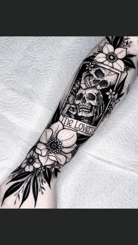 Black Work Tattoo, Halloween Tattoos Sleeve, Black And White Tattoo, Tarot Tattoo, Work Tattoo, Skeleton Tattoos, Tattoos For Lovers, Inspiration Tattoos, Forearm Tattoo Women