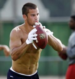 Eric Decker Eric Decker, Broncos Football, Broncos Fans, Nfl Players, Athletic Men, Denver Broncos, Football Players, How To Look Better, Nfl