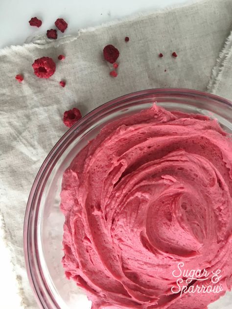 Freeze Dried Raspberry Buttercream Recipe - Sugar & Sparrow Raspberry Buttercream Frosting, Raspberry Frosting, Raspberry Crumble, Chocolate Shortbread Cookies, Raspberry Buttercream, Raspberry Cookies, Chocolate Oatmeal Cookies, Freeze Dried Raspberries, Dried Berries