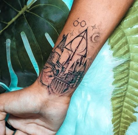 Dumbledore Tattoo Ideas, Harry Potter Elbow Tattoo, Harry Potter Upper Arm Tattoo, Harry Potter Collage Tattoo, Harry Potter Gryffindor Tattoo, Harry Potter Sternum Tattoo, Harry Potter Arm Tattoo Ideas, Mirror Of Erised Tattoo, Harry Potter Sleeve Tattoo For Women