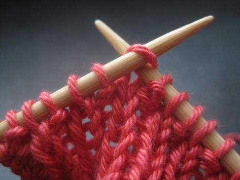 How to achieve neat, even ribbing in knitting – Suzie Sparkles Knitting Twisted Rib Stitch, Rib Stitch Knitting, Knitting Basics, Knit Edge, Knitting Blogs, Purl Stitch, Yarn Store, Utila, How To Purl Knit