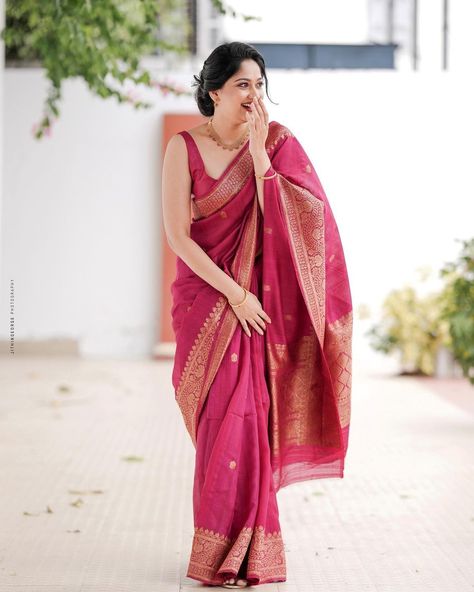 Pink Colour Saree, Banaras Blouse, Banaras Silk Saree, Saree Cotton Silk, Kalamkari Silk Saree, Dark Green Blouse, Saree Kanchipuram, Saree Wearing, Saree Wearing Styles