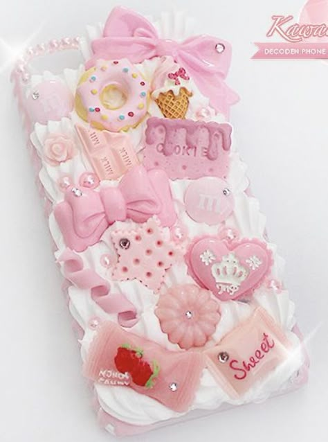 Air Dry Clay Charms, Silicon Phone Cases, Decoden Diy, Decoden Case, Jelly Wallpaper, Bling Phone Cases, Decoden Phone Case, Pink Kawaii, Wildflower Cases