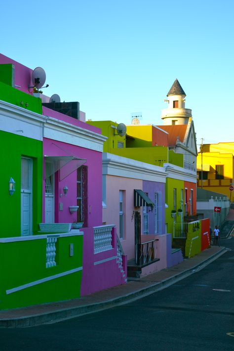 Bo Kaap Cape Town Colorful Houses, Cape Town Bo Kaap, Bo Kaap Cape Town, African Huts, African Hut, Bo Kaap, Cape Malay, Cape Town Travel, Mud House