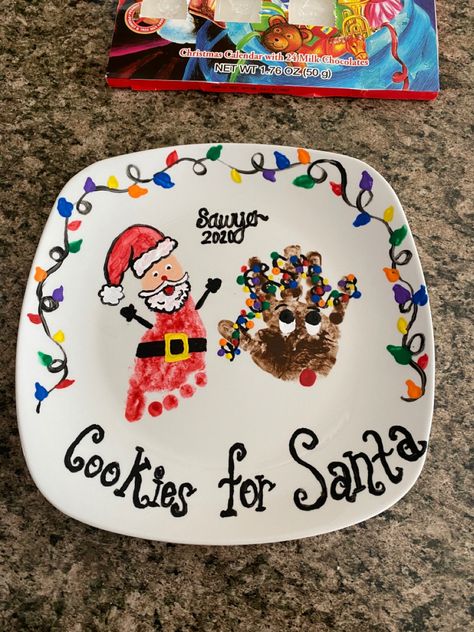 Christmas Platter Kids Craft, Christmas Footprint Plate Diy, Plate Christmas Crafts Diy Gifts, Santa Cookie Plate Diy Kids Crafts, Personalized Santa Cookie Plate, Handprint Santa Cookie Plate, Toddler Christmas Plate Crafts, Santa Milk And Cookies Plate Diy, Baby Santa Cookie Plate