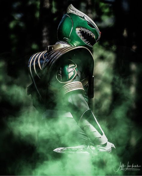 Green Ranger Cosplay Green Ranger Wallpaper Iphone, Green Ranger Art, Green Ranger Wallpaper, Green Ranger Cosplay, Dragon Zord, Mmpr Green Ranger, Power Rangers Green Ranger, Power Rangers White And Green, Ranger Cosplay