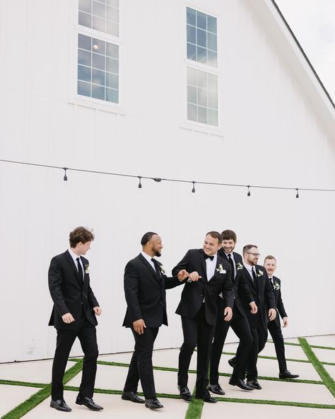 One thing for sure - you can always count on the guys to have fun during their photo sessions! 🙌🏼🤭💫 @byjadelynzee captured groomsmen photos in some of our favorite spots around the venue, the courtyard and the chapel! 🤍 #weddinginspo #groomsmenstyle #texaswedding #texasweddingvenue #houstonweddings #austinwedding #dallaswedding Groomsmen Photos, Wedding Venues Texas, The Courtyard, Dallas Wedding, The Guys, Austin Wedding, Photo Sessions, Wedding Inspo, Have Fun