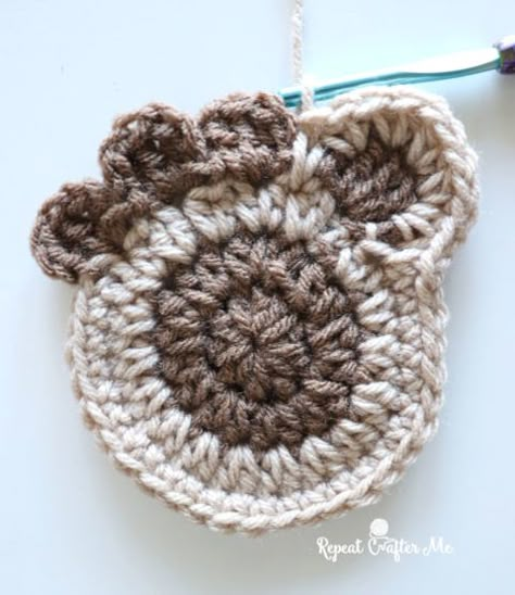 Crochet Paw Print Pattern - Repeat Crafter Me Easy Crochet Paw Print, Crochet Dog Paw Print Free Pattern, Paw Coaster Crochet Pattern, Easy Crochet Christmas Projects, Flat Crochet Animals, Paw Crochet Pattern Free, Dog Coasters Crochet, Crochet Paw Print Pattern Free, Crochet Paw Print Pattern